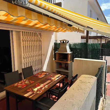 Con Piscina Y Dos Terrazas Holiday home