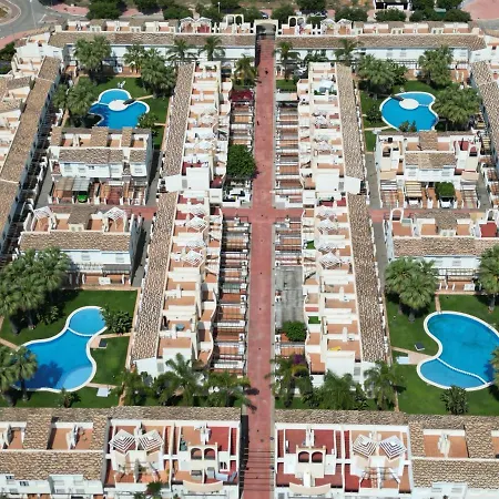Con Piscina Y Dos Terrazas